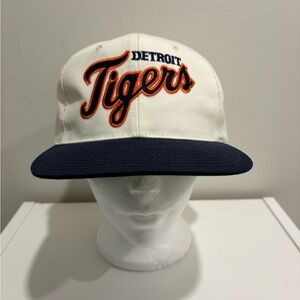 Detroit Tigers Script Logo Baseball Cap - White & Navy vintage American needle